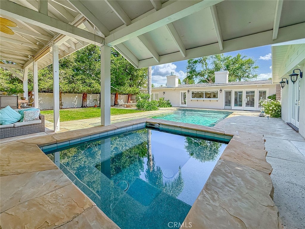 23433 Hatteras