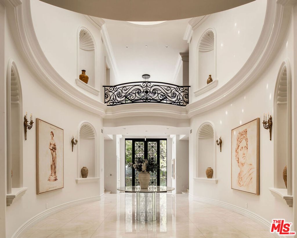 Photo of 10509 Vestone Way, Los Angeles, CA 90077 (MLS # 25616191)