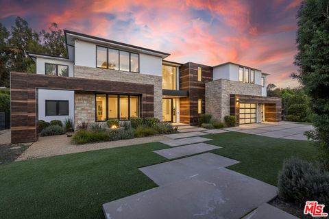 4607 Vanalden Avenue Tarzana CA 91356