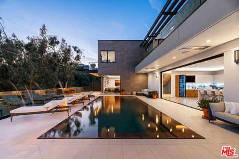 1225 Chickory Lane Los Angeles CA 90049