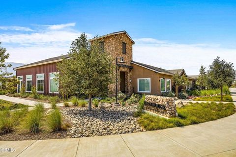 Tiny photo for 1936 Tangelo Way, Santa Paula, CA 93060 (MLS # V1-34872)