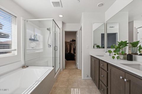 Tiny photo for 1936 Tangelo Way, Santa Paula, CA 93060 (MLS # V1-34872)