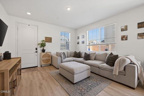 Tiny photo for 1936 Tangelo Way, Santa Paula, CA 93060 (MLS # V1-34872)