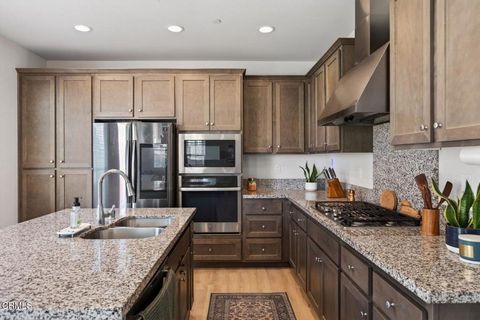 Tiny photo for 1936 Tangelo Way, Santa Paula, CA 93060 (MLS # V1-34872)