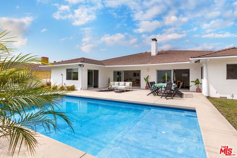 Photo of 5544 W 63rd Street, Los Angeles, CA 90056 (MLS # 25608971)