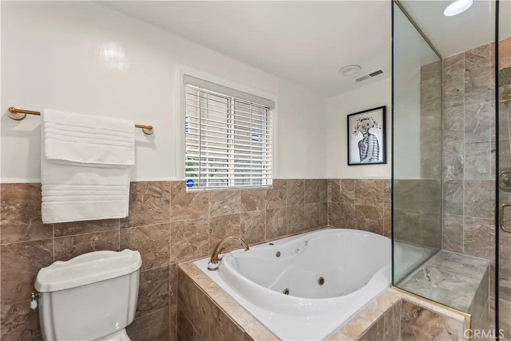 Sherman Oaks, California 91403, United States, 4 Bedrooms Bedrooms, ,4 BathroomsBathrooms,Residential,Active,129446