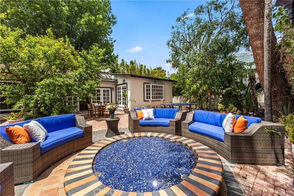 Sherman Oaks, California 91403, United States, 4 Bedrooms Bedrooms, ,4 BathroomsBathrooms,Residential,Active,129446