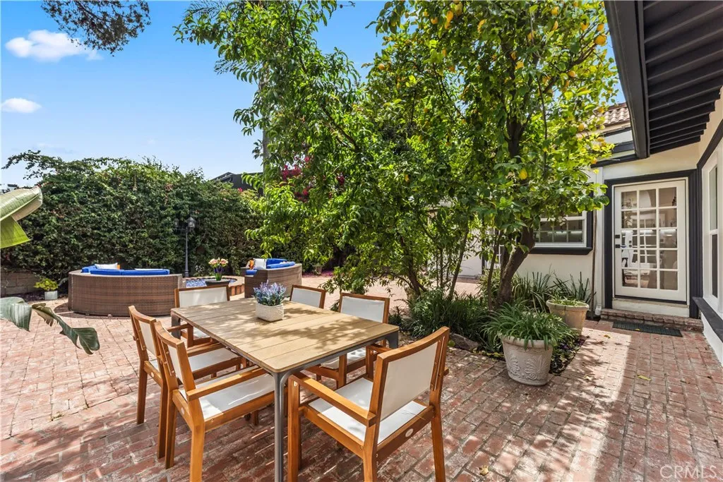 Sherman Oaks, California 91403, United States, 4 Bedrooms Bedrooms, ,4 BathroomsBathrooms,Residential,Active,129446