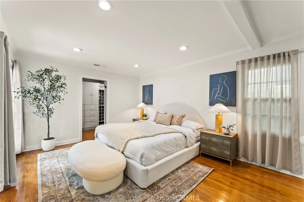 Sherman Oaks, California 91403, United States, 4 Bedrooms Bedrooms, ,4 BathroomsBathrooms,Residential,Active,129446