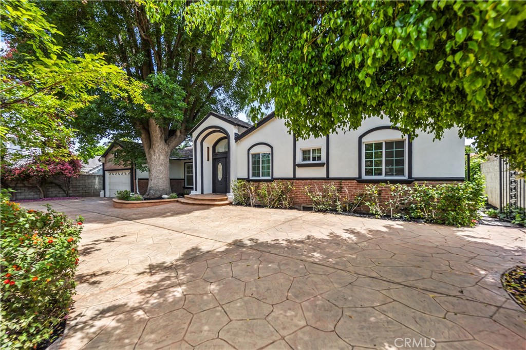 4428 Saugus Avenue