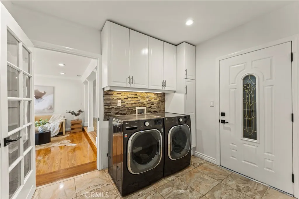 Sherman Oaks, California 91403, United States, 4 Bedrooms Bedrooms, ,4 BathroomsBathrooms,Residential,Active,129446