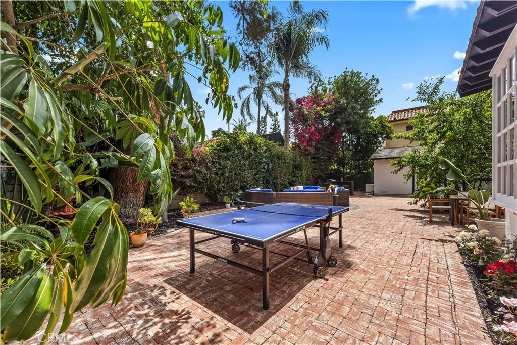 Sherman Oaks, California 91403, United States, 4 Bedrooms Bedrooms, ,4 BathroomsBathrooms,Residential,Active,129446