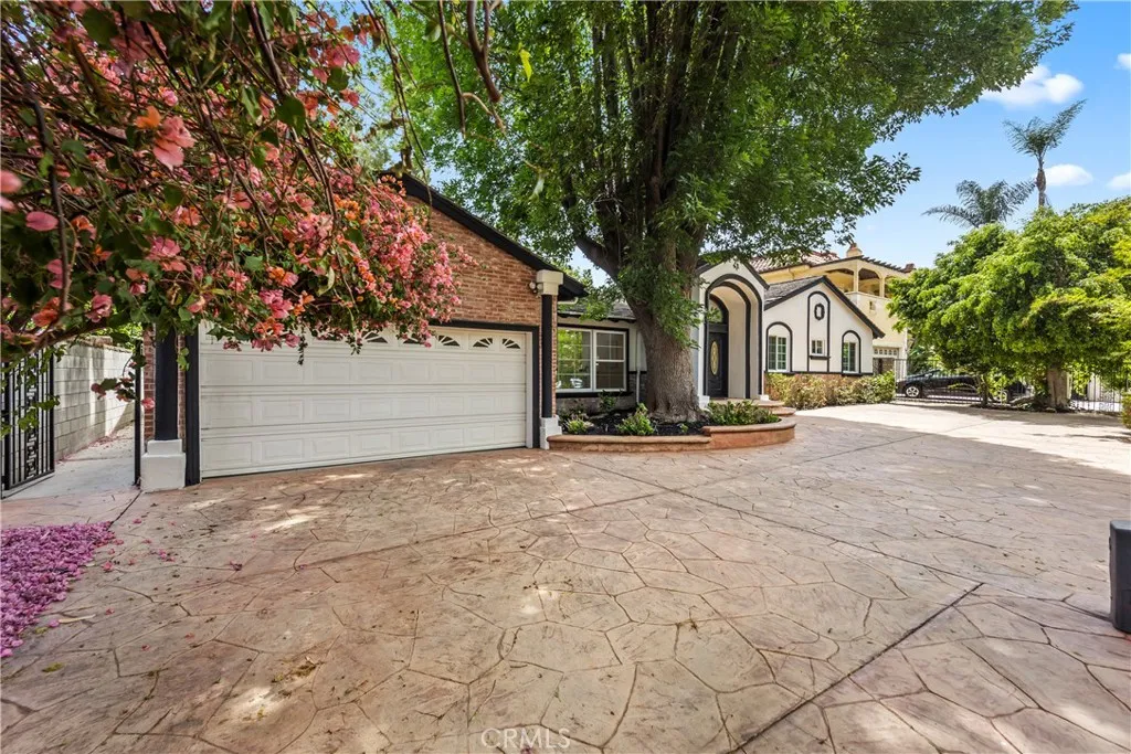 Sherman Oaks, California 91403, United States, 4 Bedrooms Bedrooms, ,4 BathroomsBathrooms,Residential,Active,129446