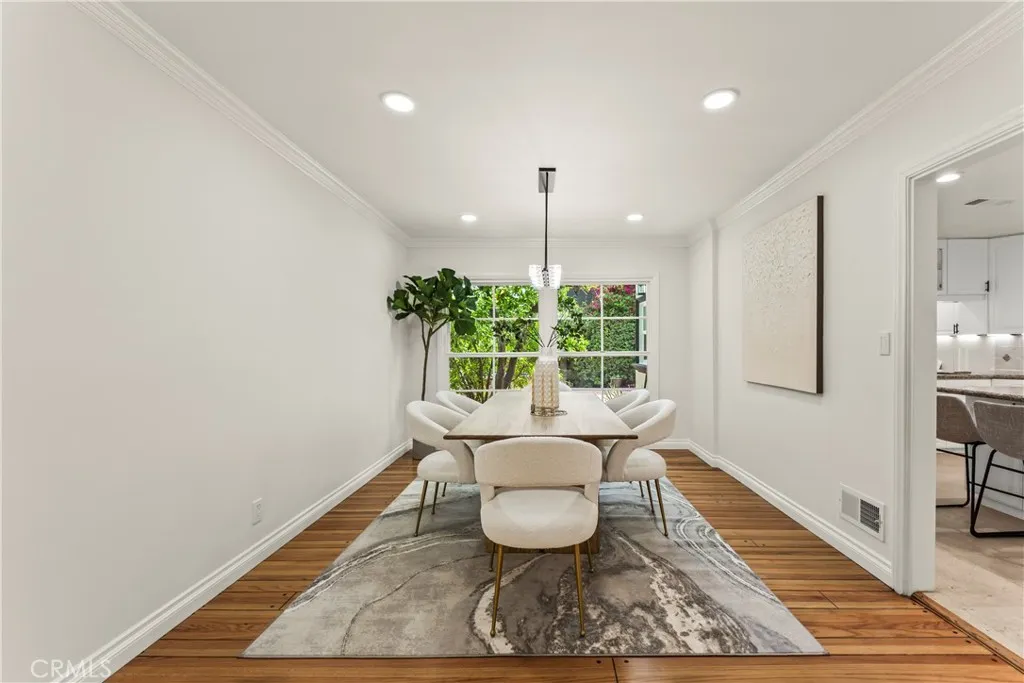 Sherman Oaks, California 91403, United States, 4 Bedrooms Bedrooms, ,4 BathroomsBathrooms,Residential,Active,129446