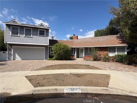 Photo of 17605 Tarzana Street, Encino, CA 91316 (MLS # SR26207743)