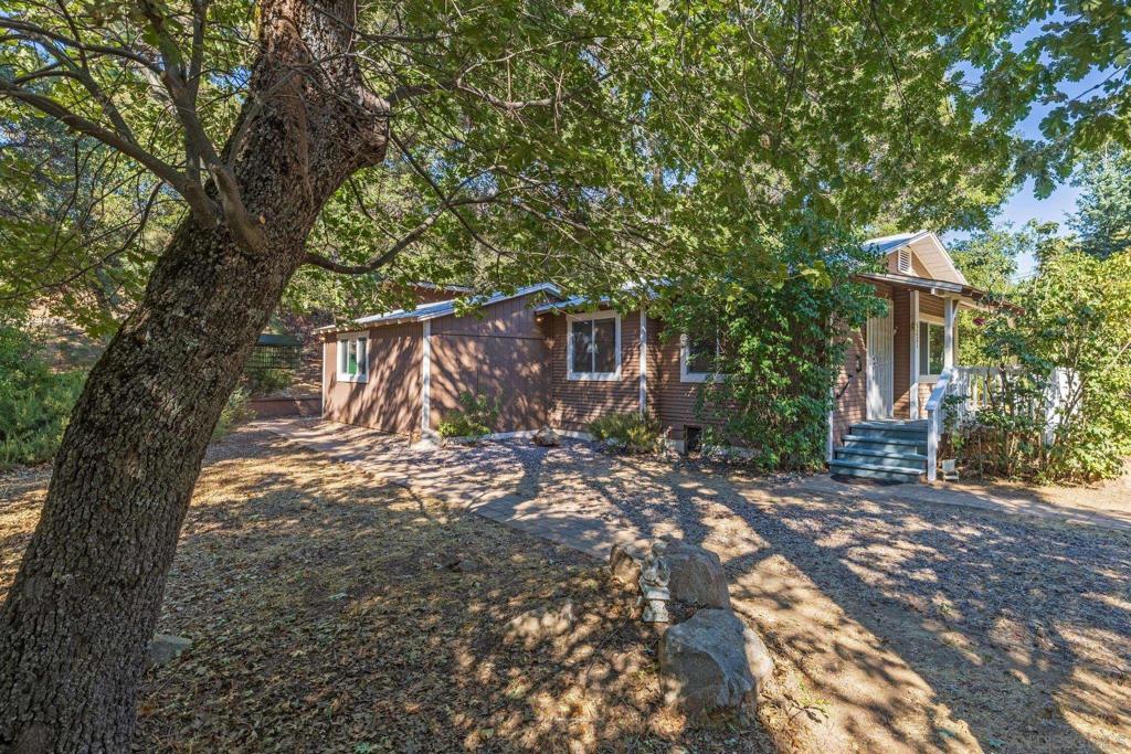 3221 Dolores Dr