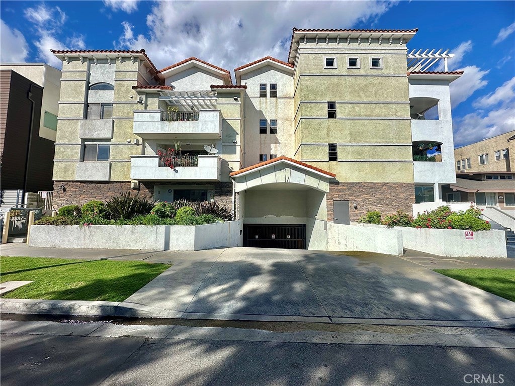 4733 Elmwood Avenue 102, Los Angeles CA 90004