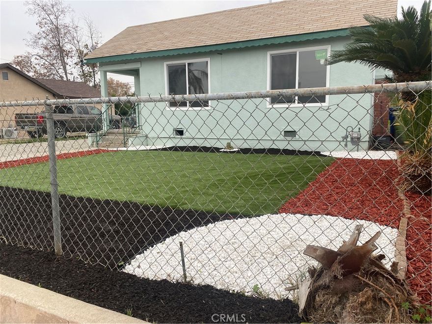 Beautiful big two bedrooms home with many upgraded features like: new kitchen cabinets with quartz counter top with a finish high gloss backsplash, with a big farm house sink. lots of recessed lighting in thru out the house auto on and off lighting in the bathroom, 14 new windows, fans, two car garage
new garage door, large lot , new flooring , tile kitchen floor and breakfast-nook, tile bathroom shower and floor, new toilet , vanity and dimmable led  anti-fog mirror . landscape.