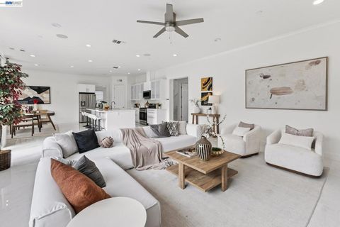 Photo of 2848 2848 E Cog Hill Ter Ter, Dublin, CA 94568 (MLS # 41125411)