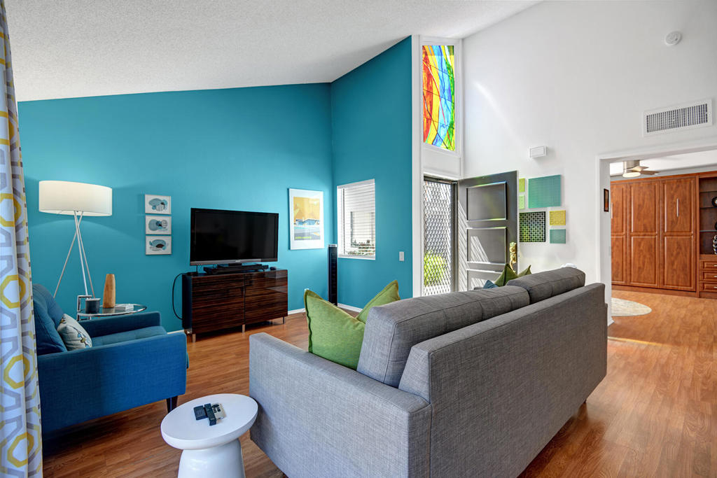 1338 S Camino Real