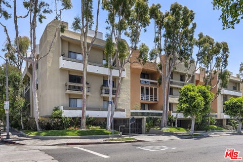 Photo of 750 N Kings Road #111, West Hollywood, CA 90069 (MLS # 26103281)