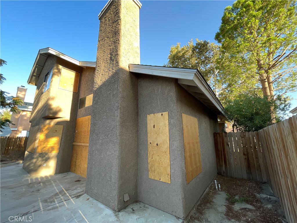 647 E Jenner Street