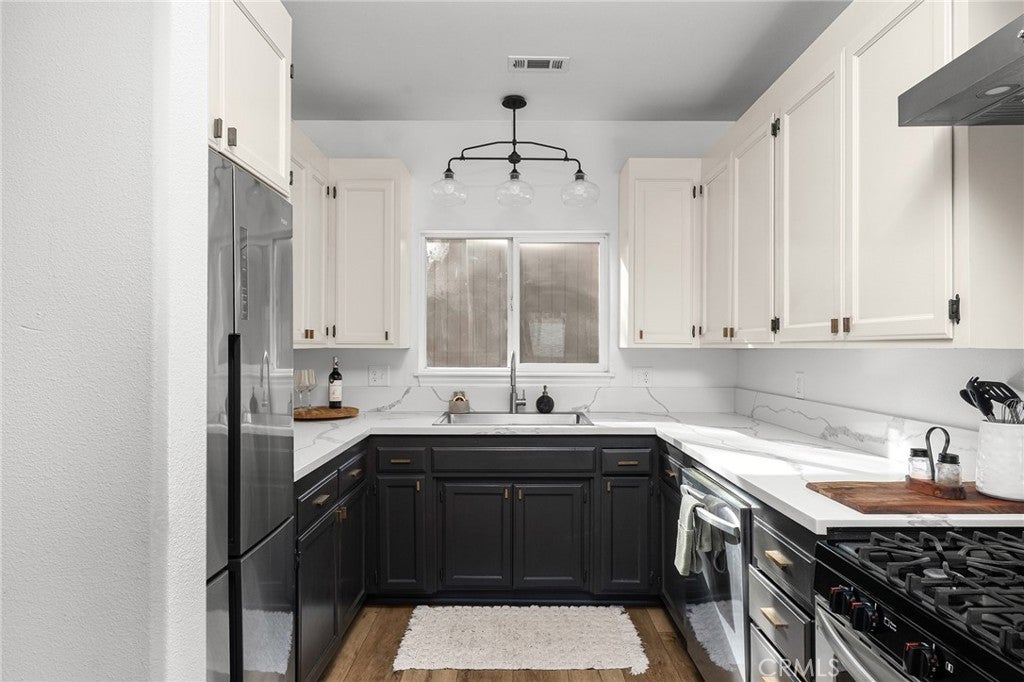 131 W 3rd