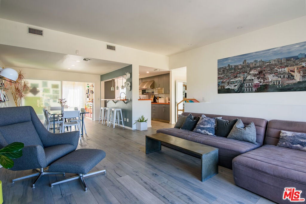6830 Cahuenga Park Trail