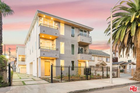 6239 Banner Avenue 1-2 Los Angeles CA 90038