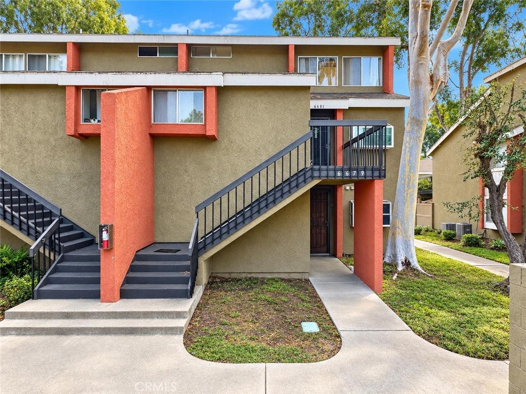 Properties 1 6681 Caro Street 75