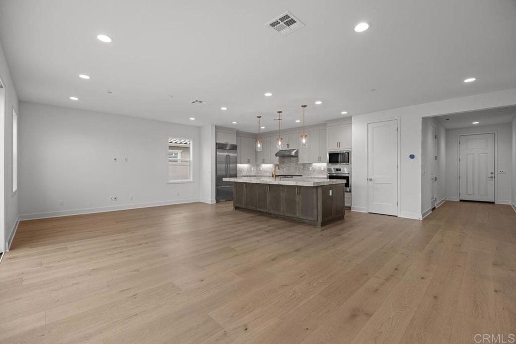 1250 Topanga Place