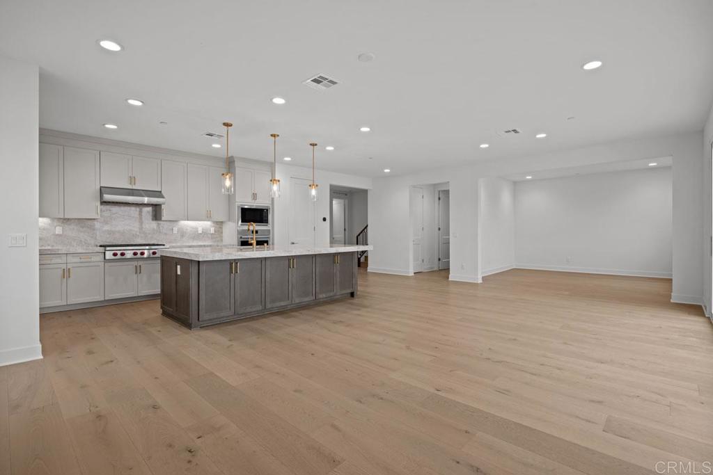 1250 Topanga Place