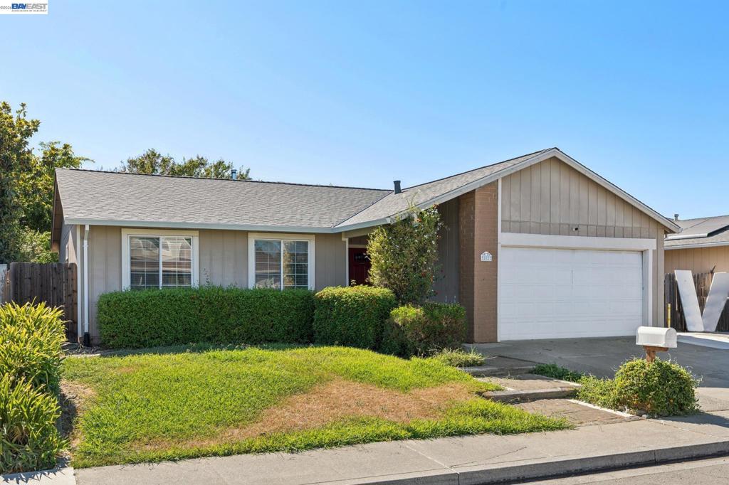 502 Shrike Ct