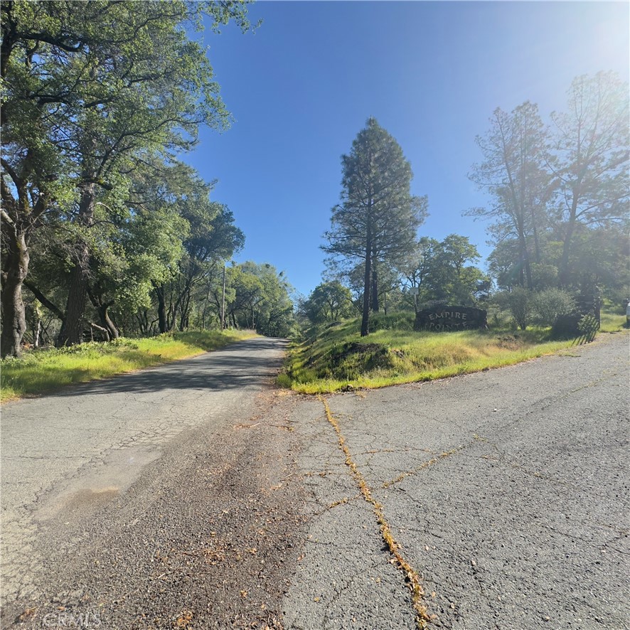 14.81 Acres Wooded Mountain Lot Near Lake Oroville Minutes from Town Discover the perfect spot to build your dream retreat or getaway cabin! This 14.81-acre lot offers peace, privacy, and beautiful natural surroundings, nestled in the mountains just above Lake Oroville. Located off Stringtown Road, you're only a couple miles from town, shopping centers, and recreational areas. Owner Financing Available! This property has the potential to be something truly special. Whether you're looking for a quiet escape or a smart investment, don't miss out!