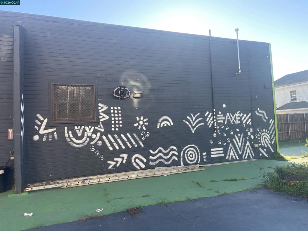 3261 Martin Luther king jr way