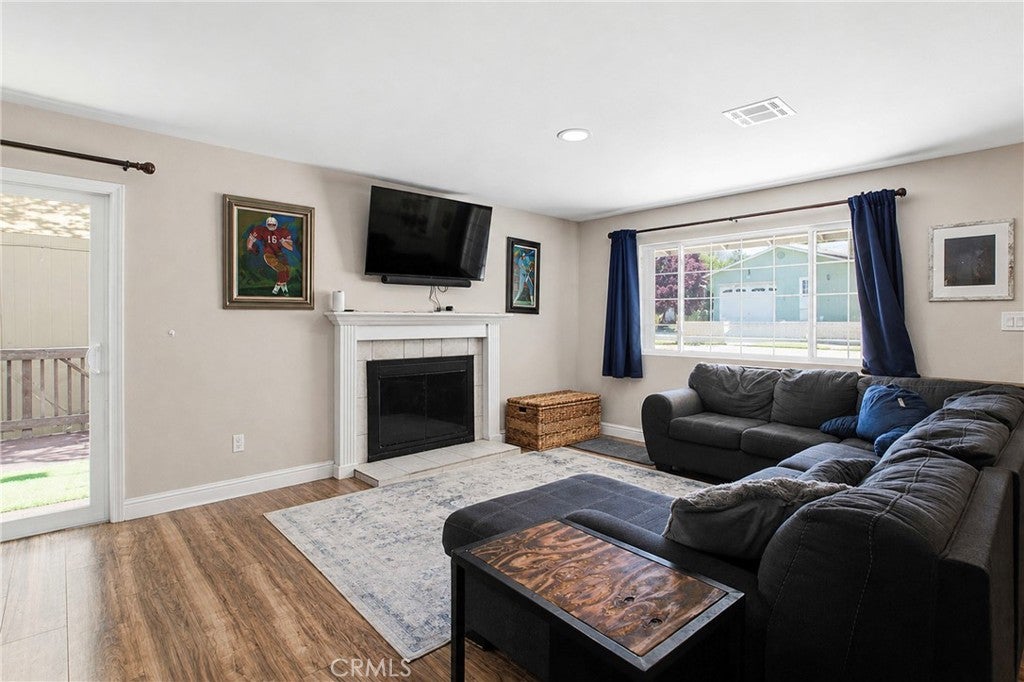 5013 Bluebird Lane
