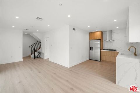 Photo of 4922 S Centinela Avenue #3, Los Angeles, CA 90066 (MLS # 26799860)