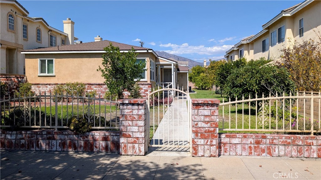 This single floor bright and clean 1-Bedroom unit for rent is located in the desirable City of Arcadia close to schools, golf course, parks, library, shopping centers, bus stops. The unit has view of the lush landscapes from the living room windows. Functional kitchen includes refrigerator, gas stove & oven and range hood. Small dining area is located next to the kitchen. A short hallway with cabinets for storage leads to the bedroom and full bath. Unit has laminated hardwood floor, two split-system HVAC, and assigned 1-car garage with automatic garage door opener and storage shelves. On-site laundry available for a flat rate monthly fee. Quiet and safe neighborhood. Small complex of only 3 units. It has easy access to Freeway 210. Distinguished school district: Arcadia Unified School District.