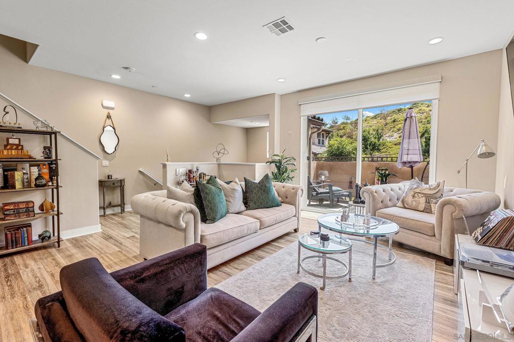 4347 Harbor Way 4