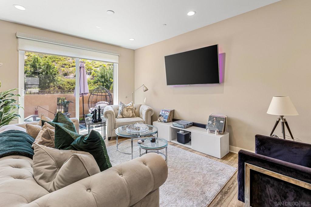 4347 Harbor Way 4