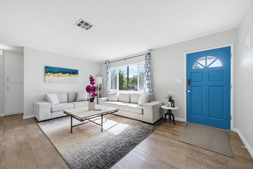 6656 Rockglen Ave