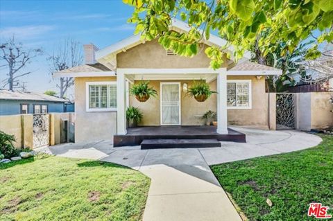 Photo of 2318 Yosemite Drive, Eagle Rock, CA 90041 (MLS # 26635715)