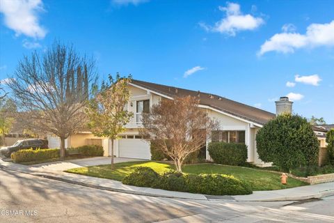 Photo of 23503 Via Decano, Valencia, CA 91355 (MLS # 226002102)