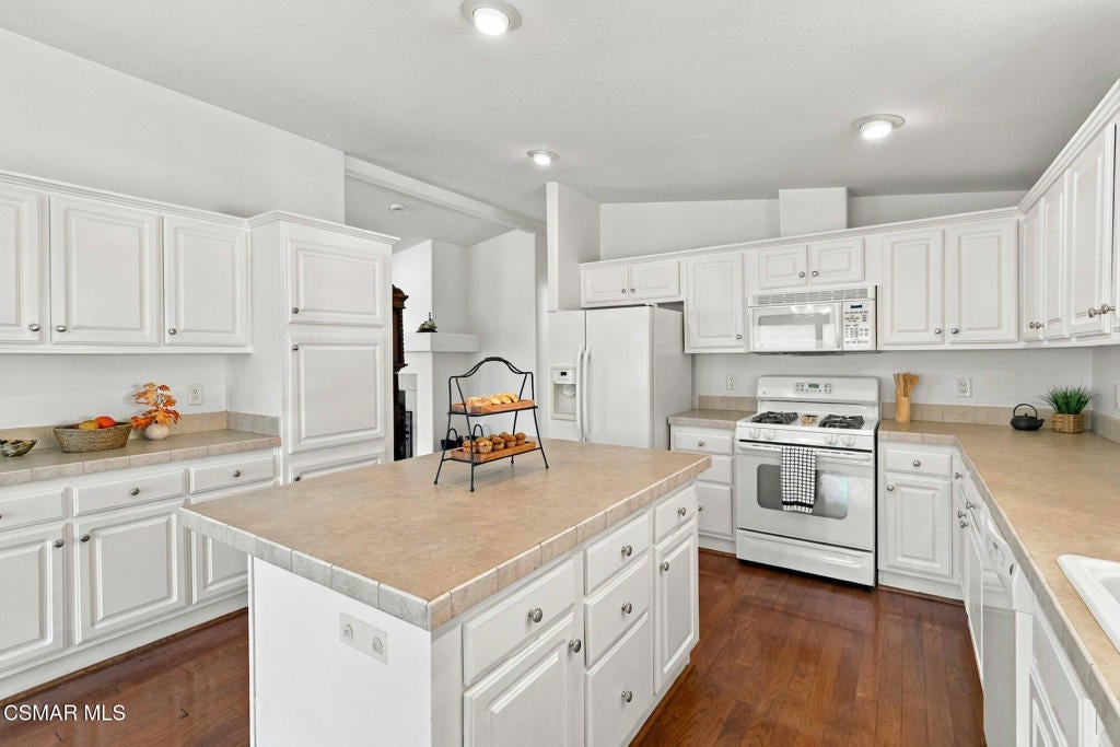 195 Tierra Rejada Road 127