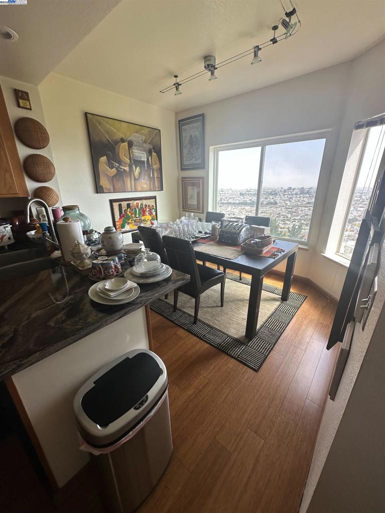 DALY CITY - Residential