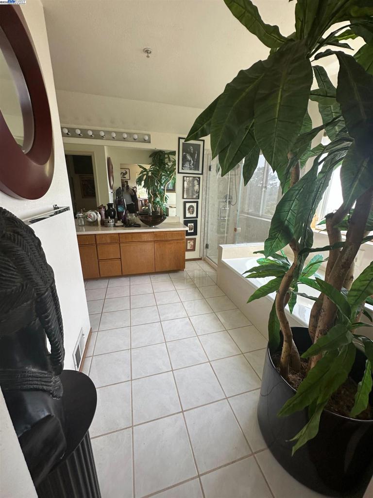 DALY CITY - Residential