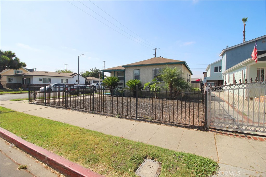 758 E 106th Street