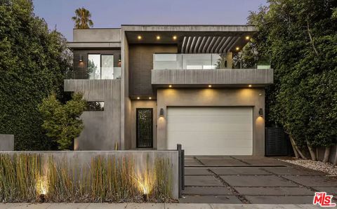 Photo of 742 N Cherokee Ave, Los Angeles, CA 90038 (MLS # 25563193) Photo of 742 N Cherokee Ave, Los Angeles, CA 90038 (MLS # 25563193)