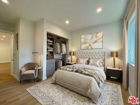 Photo of 3207 W 3rd Street #10, Los Angeles, CA 90020 (MLS # 26643111)