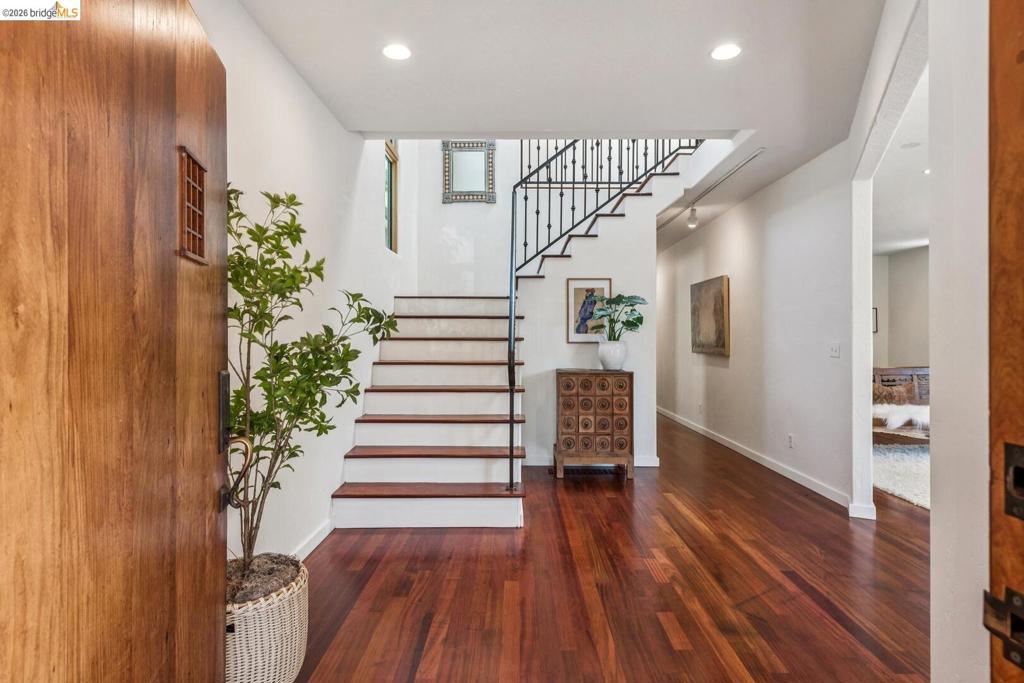 2431 Mckinley AVE
